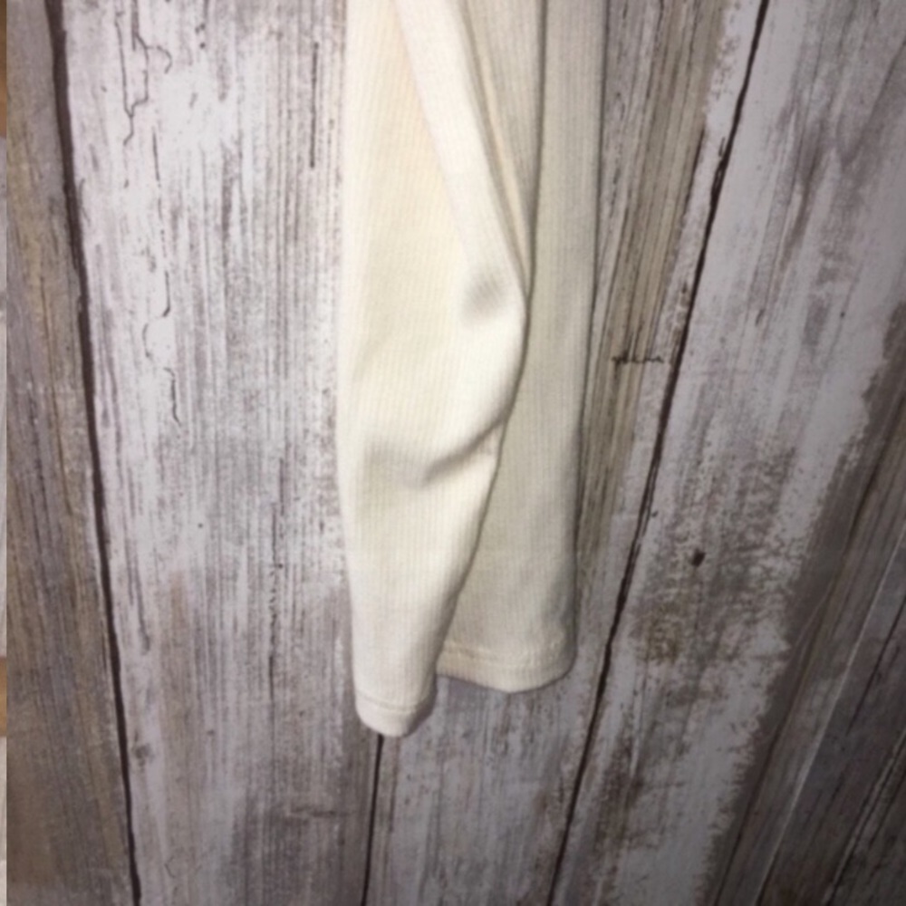 NWT Wild Fable Pug Cream Long Sleeve - Picture 3 of 5